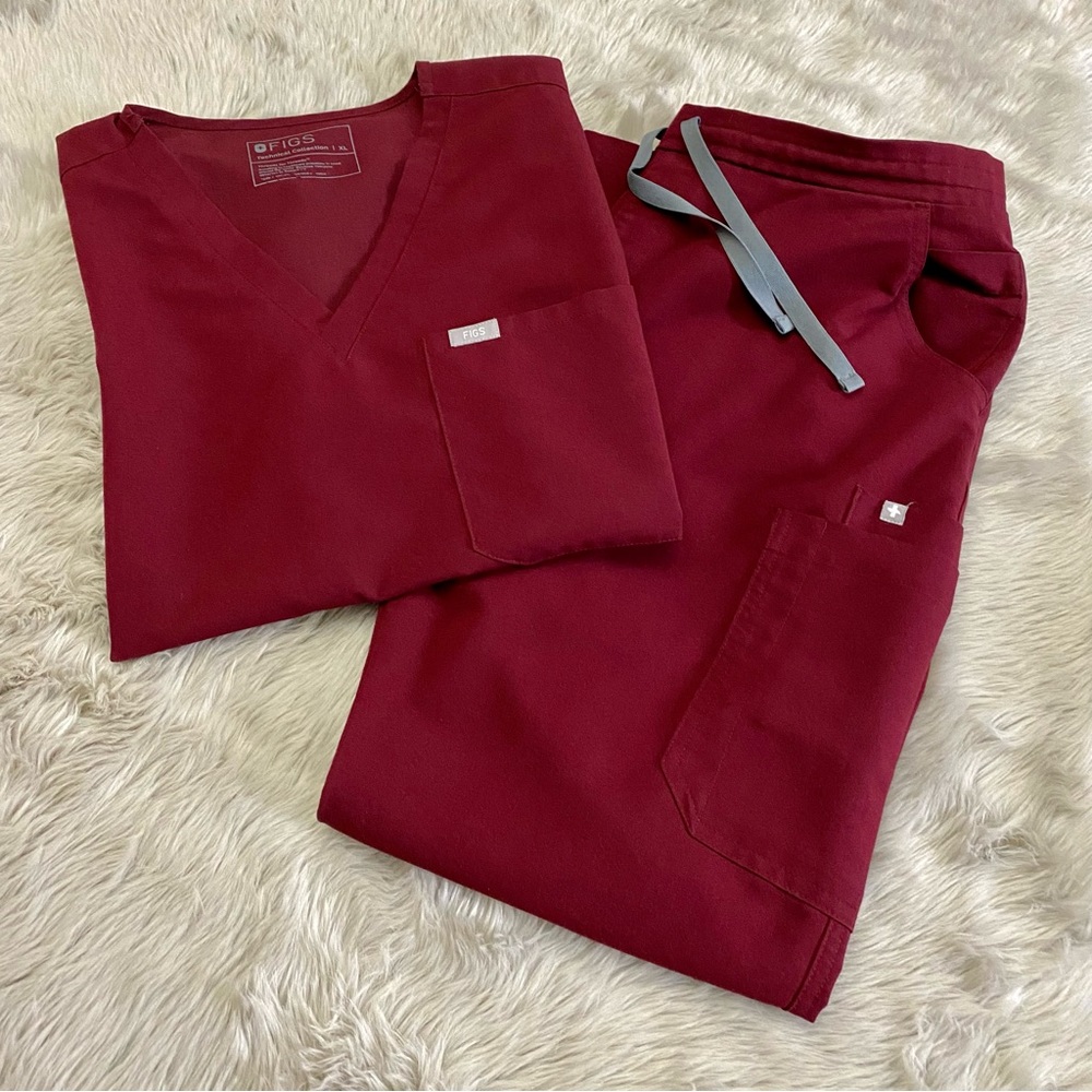 FIGS Scrubs Set. Maroon. Top XL/pant L.
